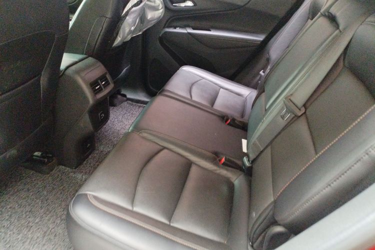 雪佛兰 探界者 2017款 550T 自动四驱捍界版中控内饰7001