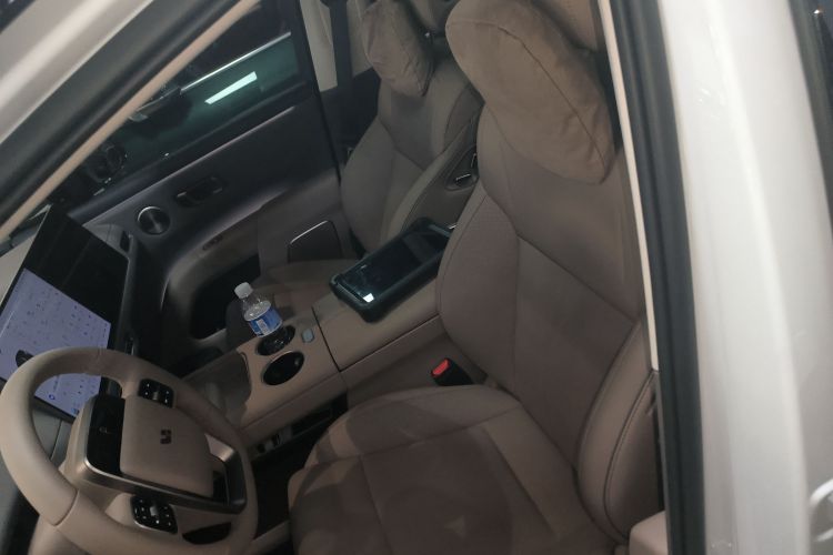 理想汽车 理想i8 2025款 标准版中控内饰19