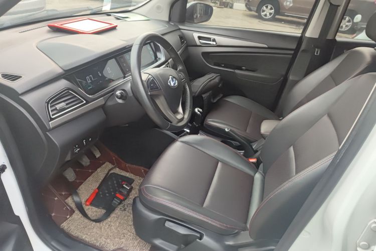 长安凯程 长安欧尚A600 2017款 1.5L 手动豪华型中控内饰19