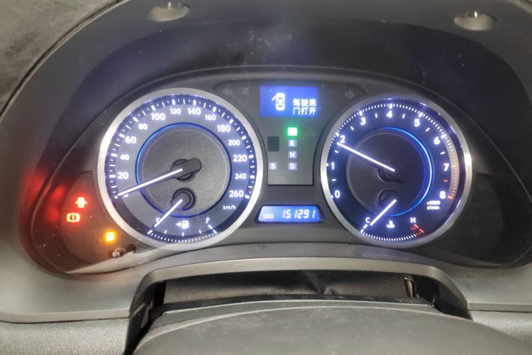 雷克萨斯IS 2011款 250 运动版中控内饰14