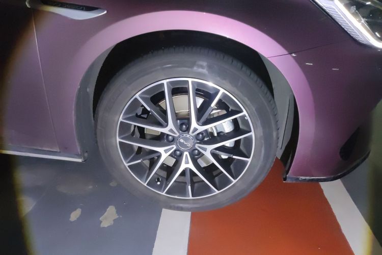 比亚迪 海豹07 DM-i 2025款 DM-i 1.5L 125km 尊贵型车身外观10