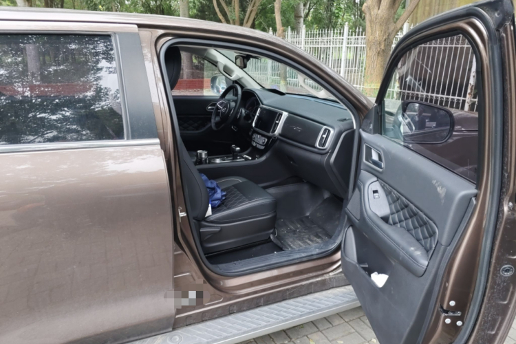 长城 炮 2019款 2.0T自动汽油两驱舒适版GW4C20B局部细节9005