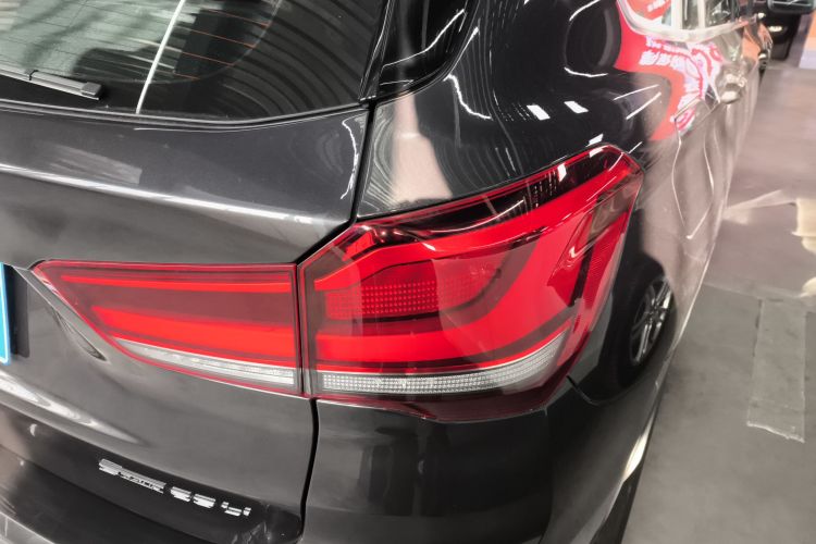 宝马X1 2022款 sDrive25Li 领先型车身外观9