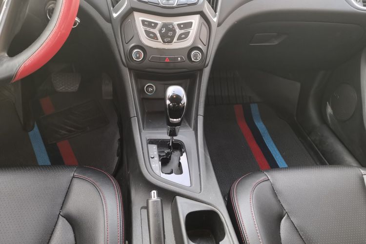 奇瑞 艾瑞泽5 2016款 1.5L CVT领锐版中控内饰18