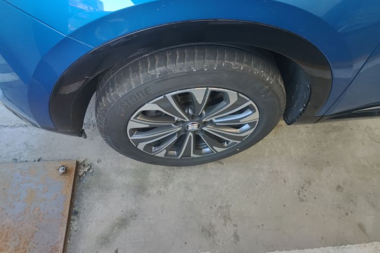 别克 2024款 昂科威S  25T 炫黑风尚版车身外观6007