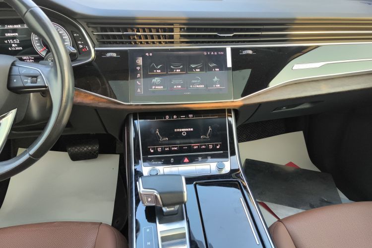 奥迪Q7 2022款 45 TFSI quattro S line运动型局部细节16