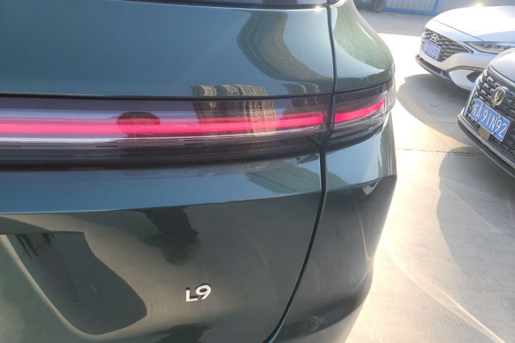 理想汽车 理想L9 2022款 Max车身外观9