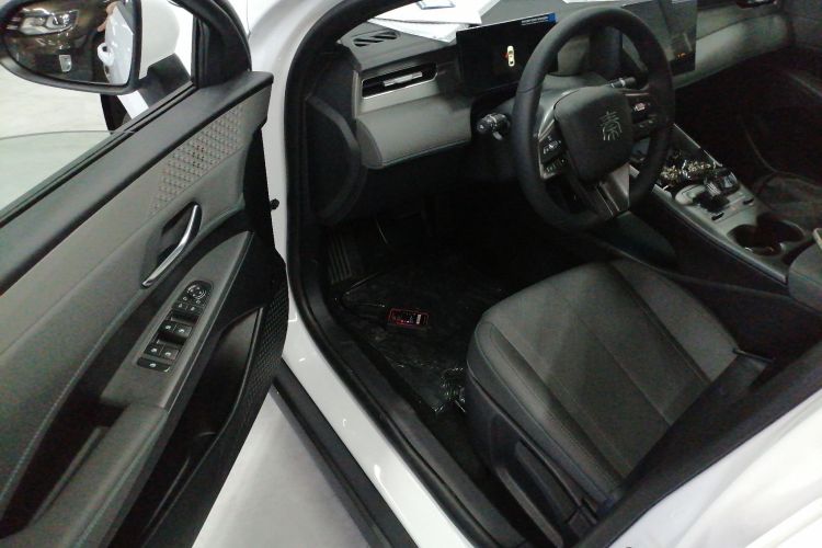 比亚迪 秦PLUS 2025款 DM-i 智驾版 55KM领先型中控内饰7003