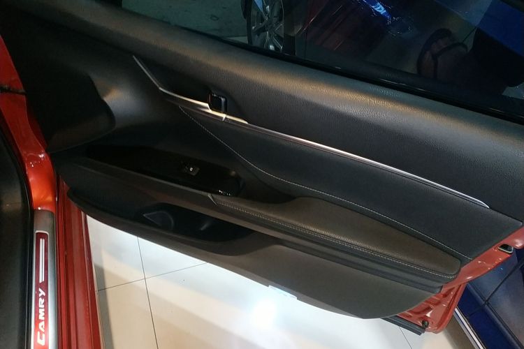 丰田 凯美瑞 2018款 2.5S 锋尚版中控内饰7005