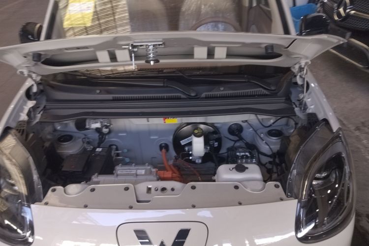 五菱汽车 宏光MINIEV 2025款 四门版 进阶款机舱底盘24