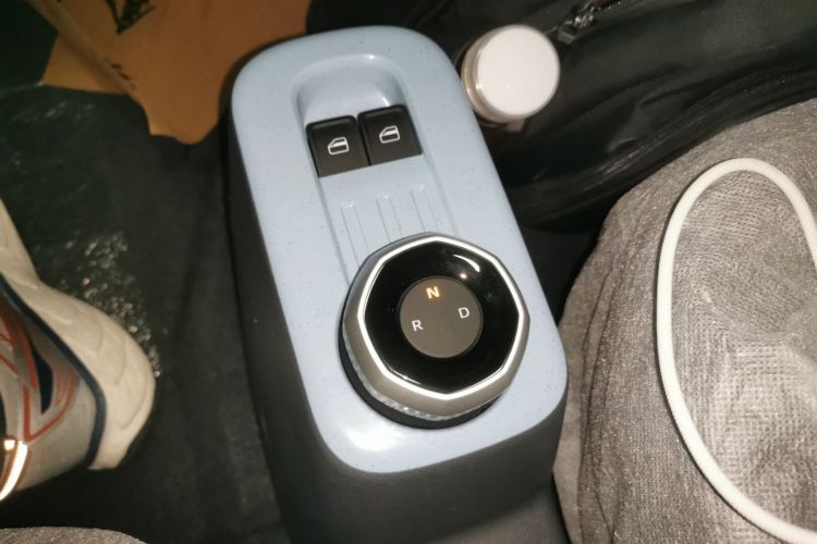 吉利银河 2024款 熊猫mini 200km 耐力熊中控内饰18