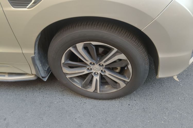 本田UR-V 2017款 370TURBO 两驱尊贵版 国V车身外观6007