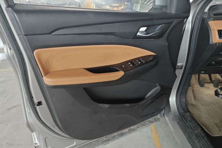 五菱汽车 五菱宏光S3 2018款 1.5L 手动豪华型 国V中控内饰7007