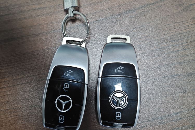 奔驰E级(进口) 2020款 E 260 轿跑车中控内饰7001