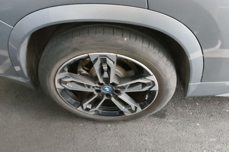 宝马iX1 2023款 xDrive30L M运动套装车身外观6008