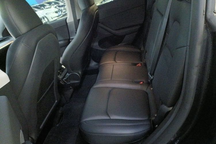 特斯拉 Model Y 2024款 长续航全轮驱动版中控内饰7004