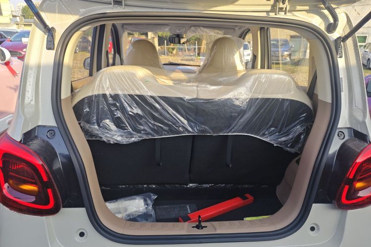 五菱汽车 宏光MINIEV 2025款 四门版 进阶款机舱底盘23