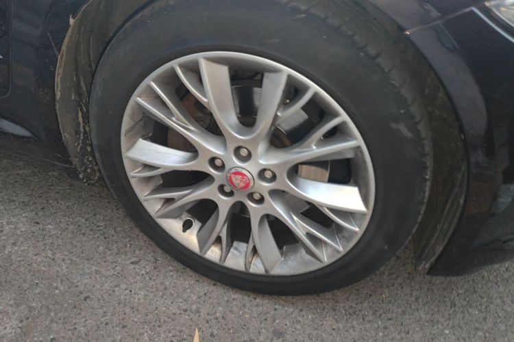 捷豹XF 2015款 XF 2.0T 豪华版车身外观6007