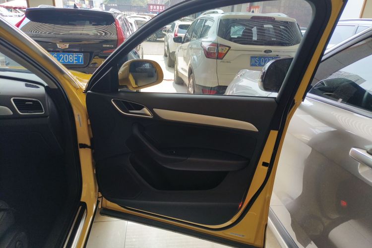 奥迪Q3 2017款 30 TFSI 时尚型中控内饰7005
