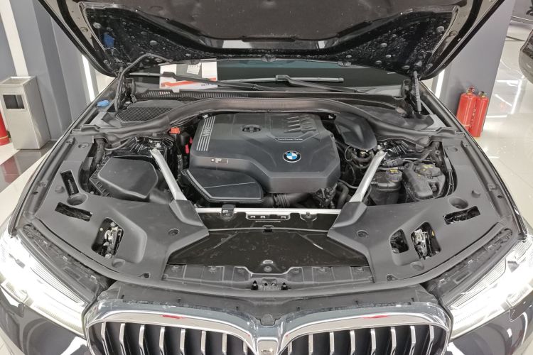 宝马5系 2021款 530Li 领先型 豪华套装机舱底盘24