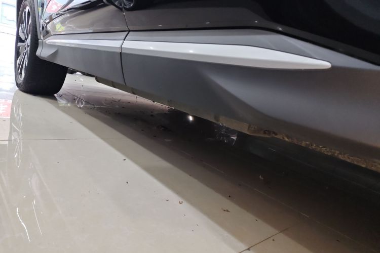 比亚迪 宋PLUS新能源 2025款 DM-i 112KM 尊荣型局部细节9002