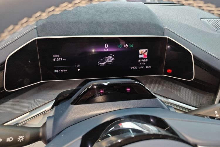 极氪001 2022款 超长续航双电机 YOU版中控内饰14