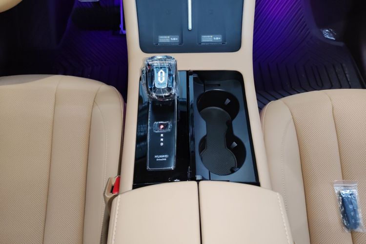 鸿蒙智行 问界M7 2024款 1.5T 智驾后驱Pro版 5座中控内饰18