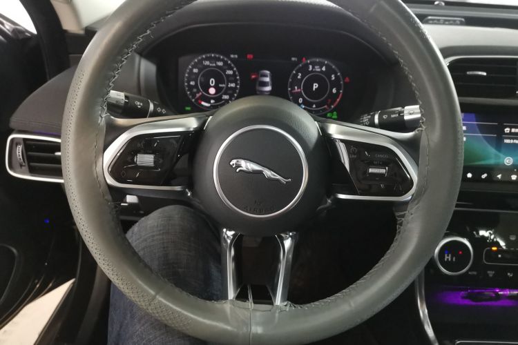 捷豹XEL 2020款 2.0T 250PS SE科技优雅版中控内饰13
