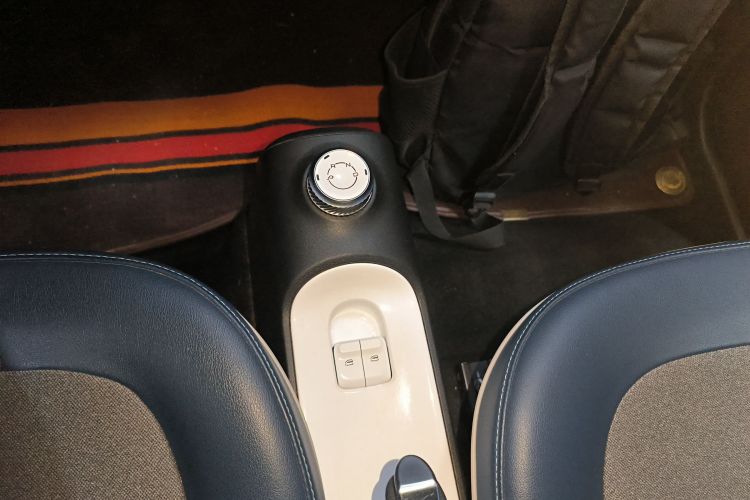 五菱汽车 宏光MINIEV 2022款 GAMEBOY 300km 玩咖款 磷酸铁锂中控内饰18