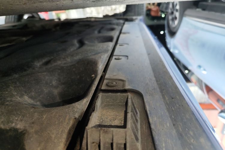 宝马1系 2019款 120i 领先型M运动套装局部细节9001