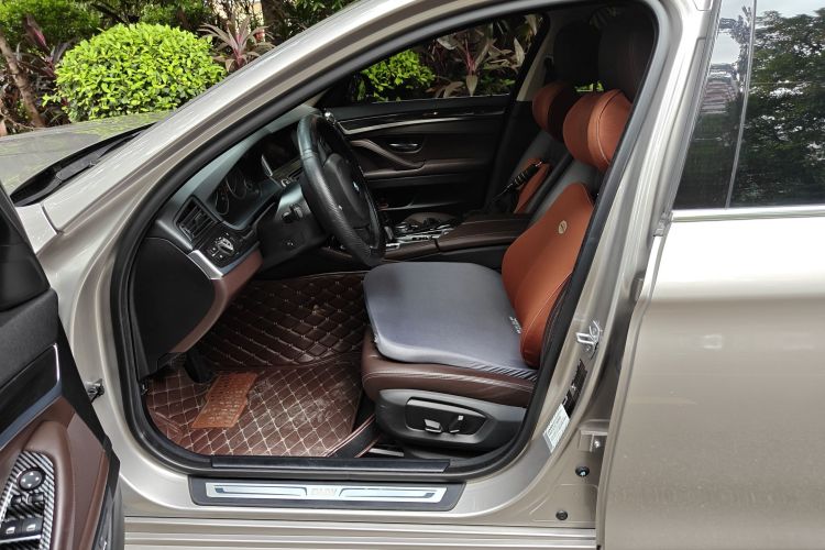 宝马5系 2014款 525Li 豪华设计套装局部细节19