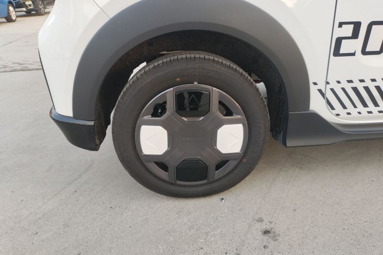 吉利银河 2025款 210km 熊猫卡丁车身外观6008