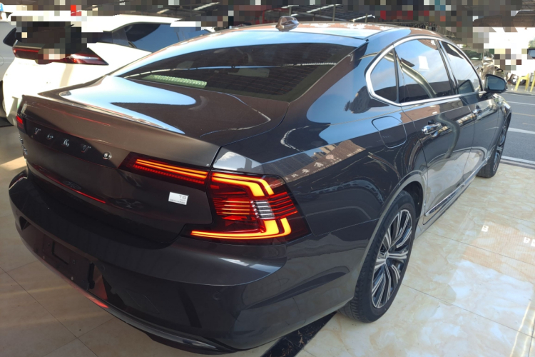 沃尔沃S90新能源 2022款 改款 T8 E驱混动 智逸豪华版车身外观6005