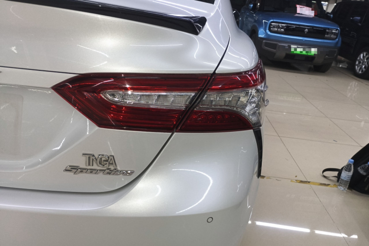 丰田 凯美瑞 2018款 2.5S 锋尚版车身外观9