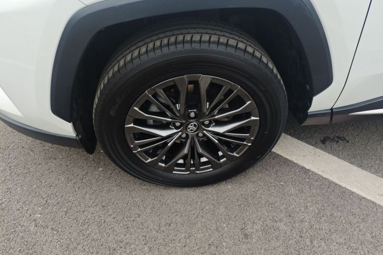 丰田 威兰达 2023款 双擎 2.5L E-CVT四驱尊贵版车身外观6005