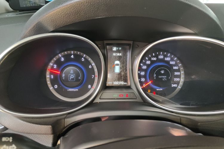 现代 胜达 2015款 2.0T 自动两驱智能型 5座中控内饰14