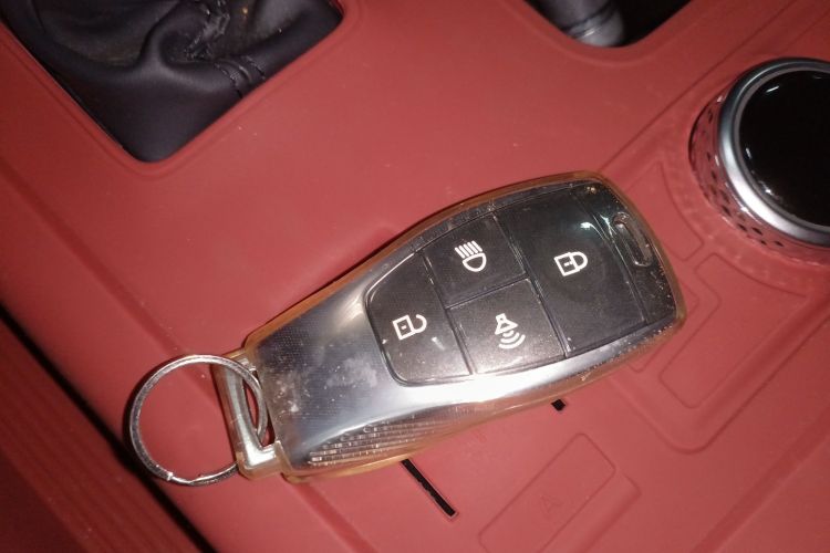 北京越野 北京BJ40 2024款 2.0D 刀锋英雄荣耀版中控内饰11