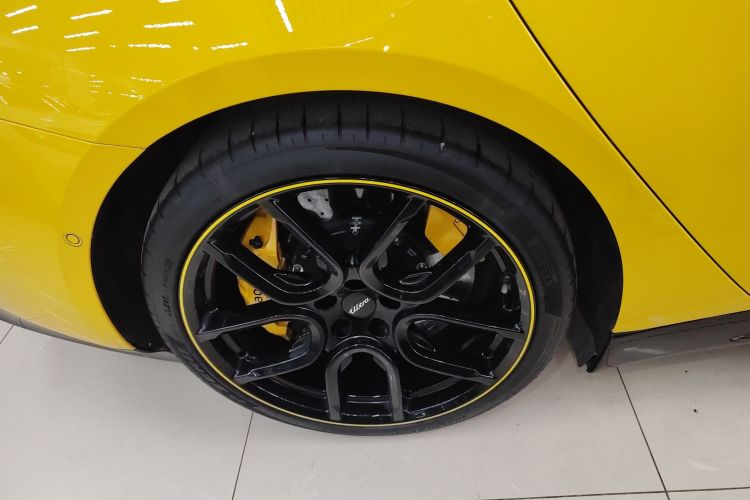 小米汽车 小米SU7 Ultra 2025款 Ultra车身外观6008