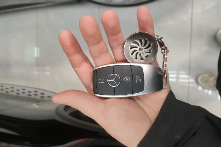 奔驰GLC 2020款 GLC 300 L 4MATIC 动感型中控内饰11