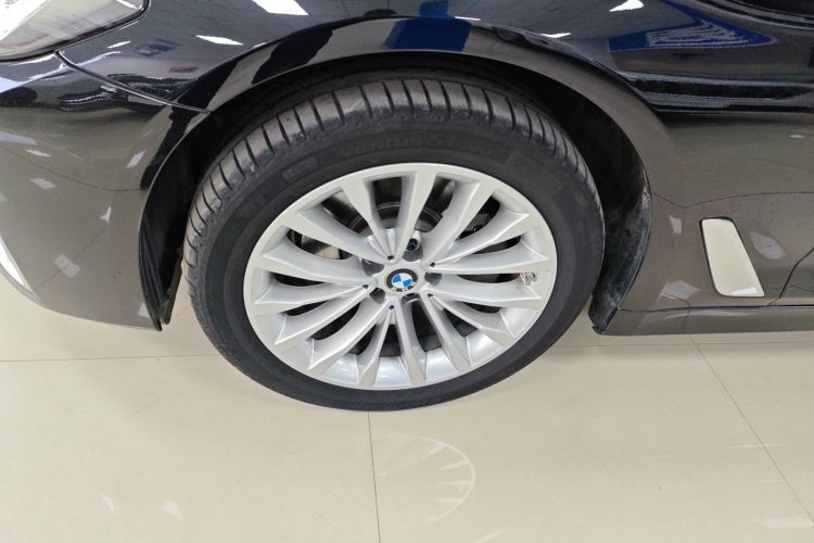 宝马5系 2022款 改款二 525Li 豪华套装车身外观6001