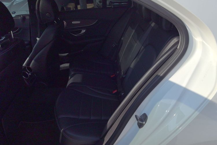 奔驰C级 2019款 C 260 L 运动版中控内饰21