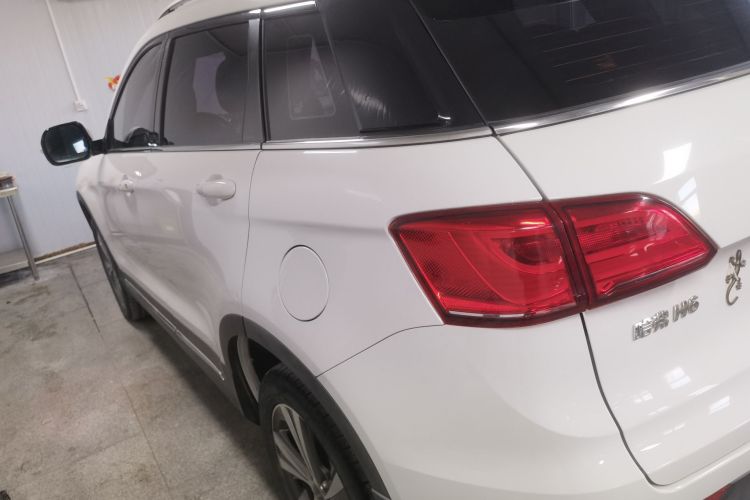 哈弗H6 Coupe 2015款 蓝标 2.0T 手动两驱精英型车身外观4