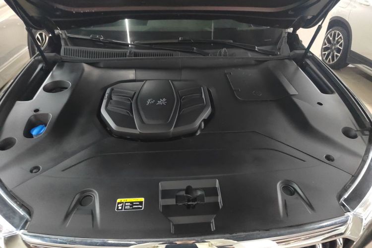 红旗HS5 2022款 改款 2.0T 智联旗享版机舱底盘24