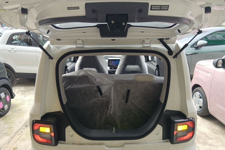 吉利银河 熊猫 2025款 210km 元气熊机舱底盘23