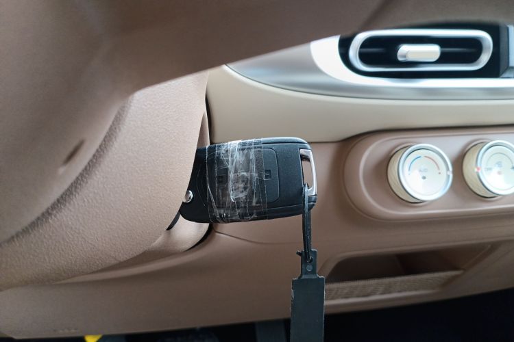 五菱汽车 宏光MINIEV 2025款 四门版 进阶款中控内饰11