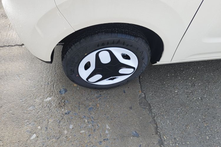 吉利银河 熊猫 2025款 210km 元气熊车身外观6007