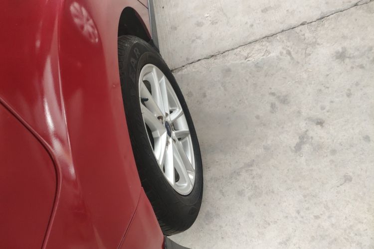 福特 福克斯 2017款 两厢 1.6L 自动风尚型智行版车身外观56