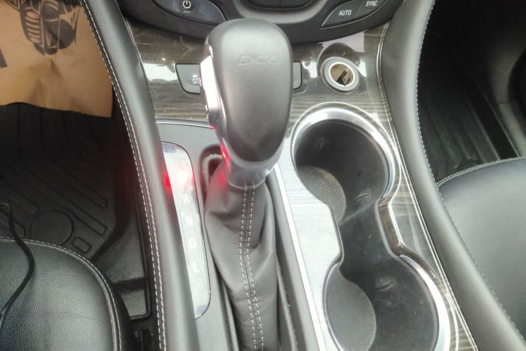 别克 昂科威 2018款 20T 两驱精英型中控内饰18