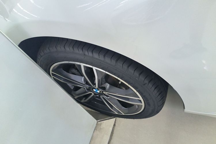 宝马1系 2023款 120i M运动版车身外观35