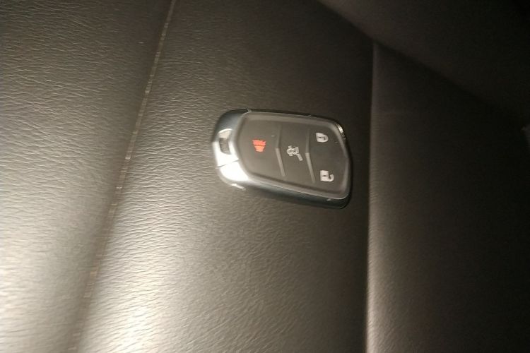 凯迪拉克XT4 2023款 28T 两驱豪华型中控内饰11